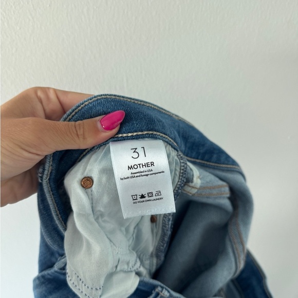 MOTHER Weekender Fray Jeans in Meet Cute 31 - Picture 10 of 10